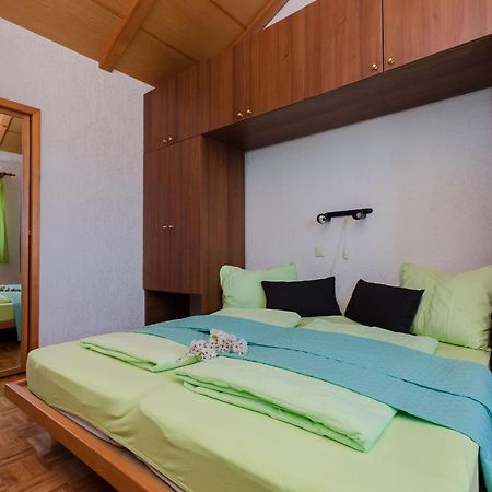 Apartments And Room Drazen Novi Vinodolski Ngoại thất bức ảnh
