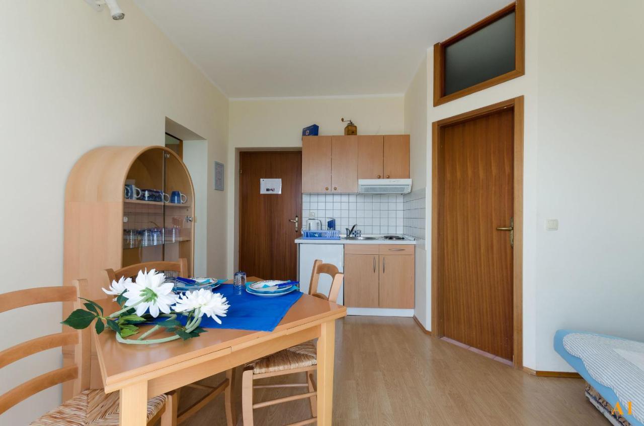 Apartments And Room Drazen Novi Vinodolski Ngoại thất bức ảnh