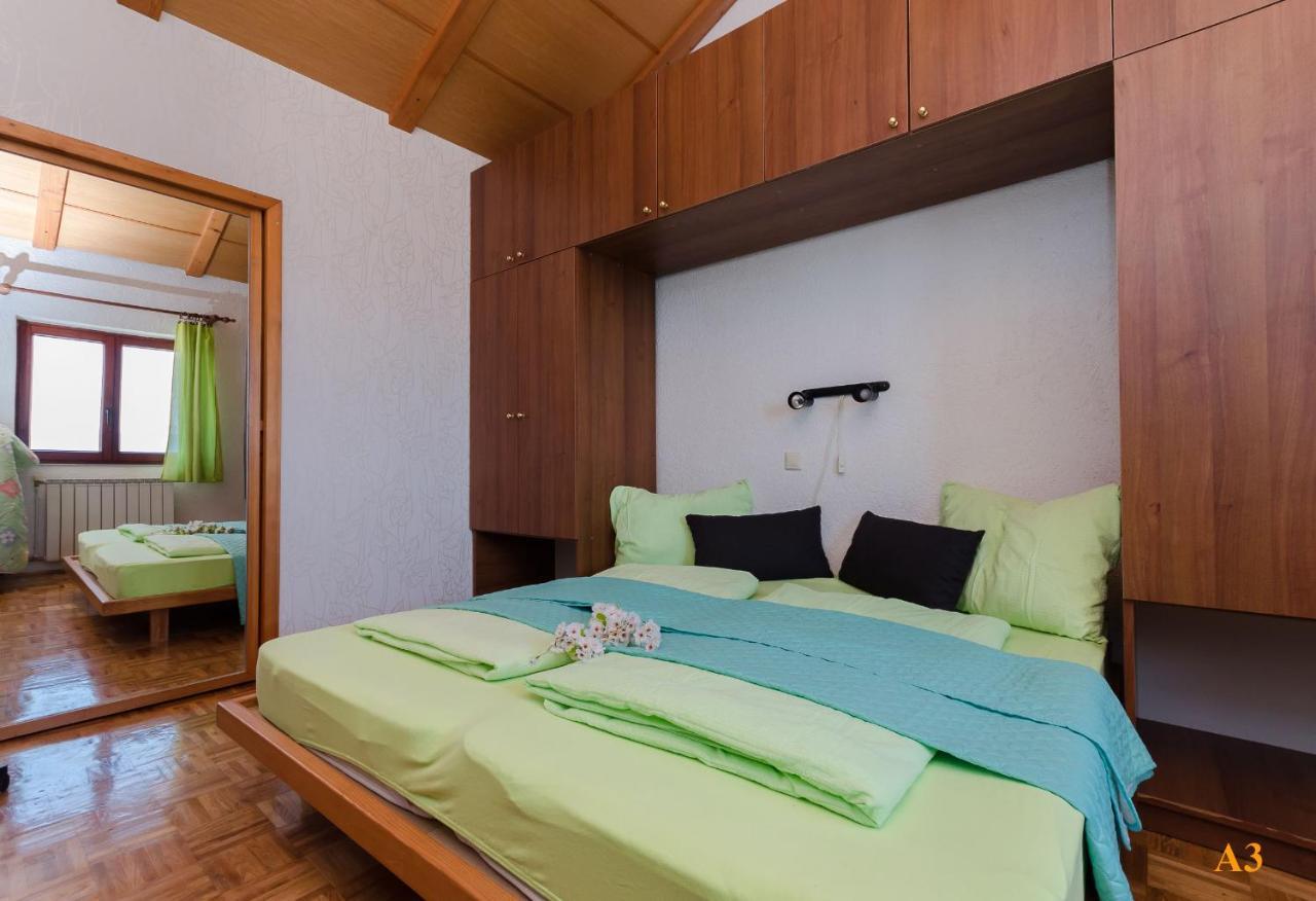 Apartments And Room Drazen Novi Vinodolski Ngoại thất bức ảnh