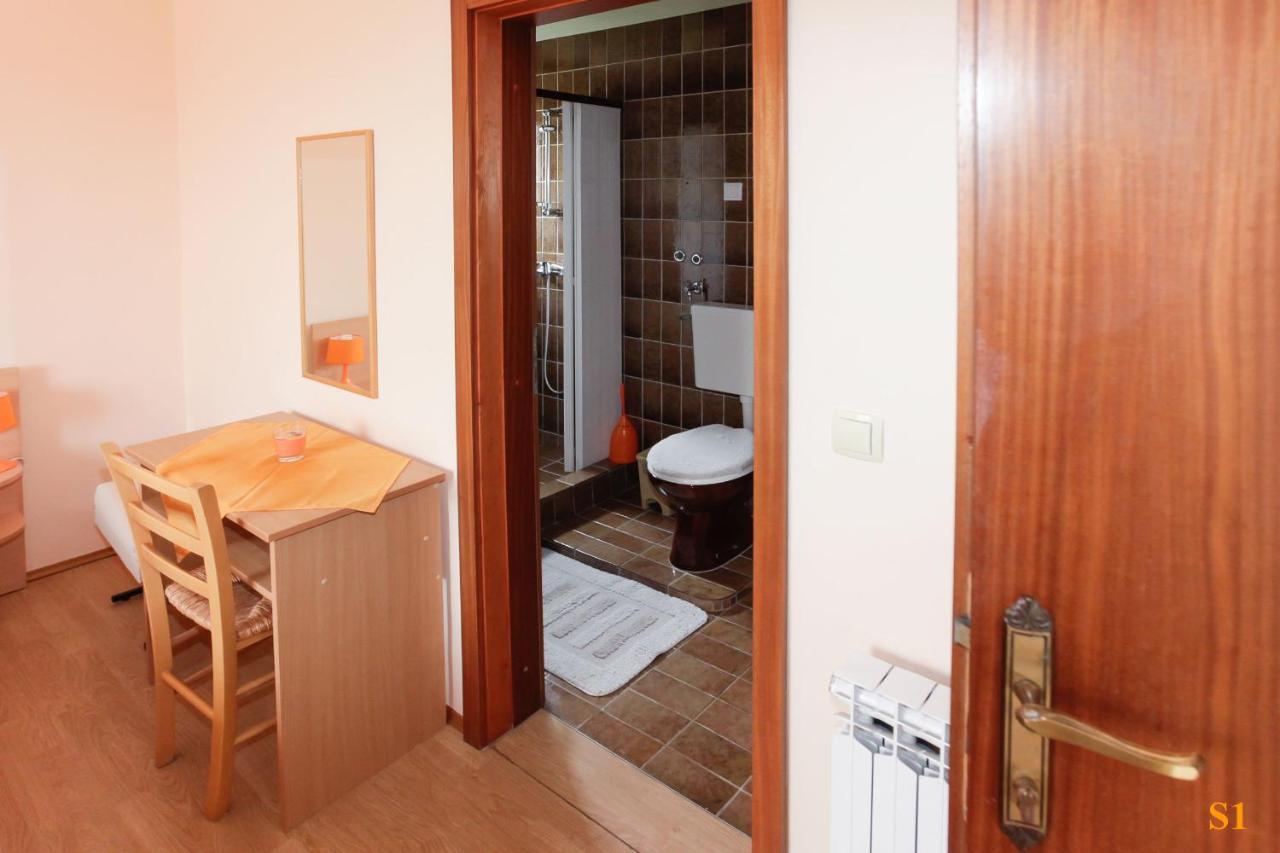 Apartments And Room Drazen Novi Vinodolski Ngoại thất bức ảnh