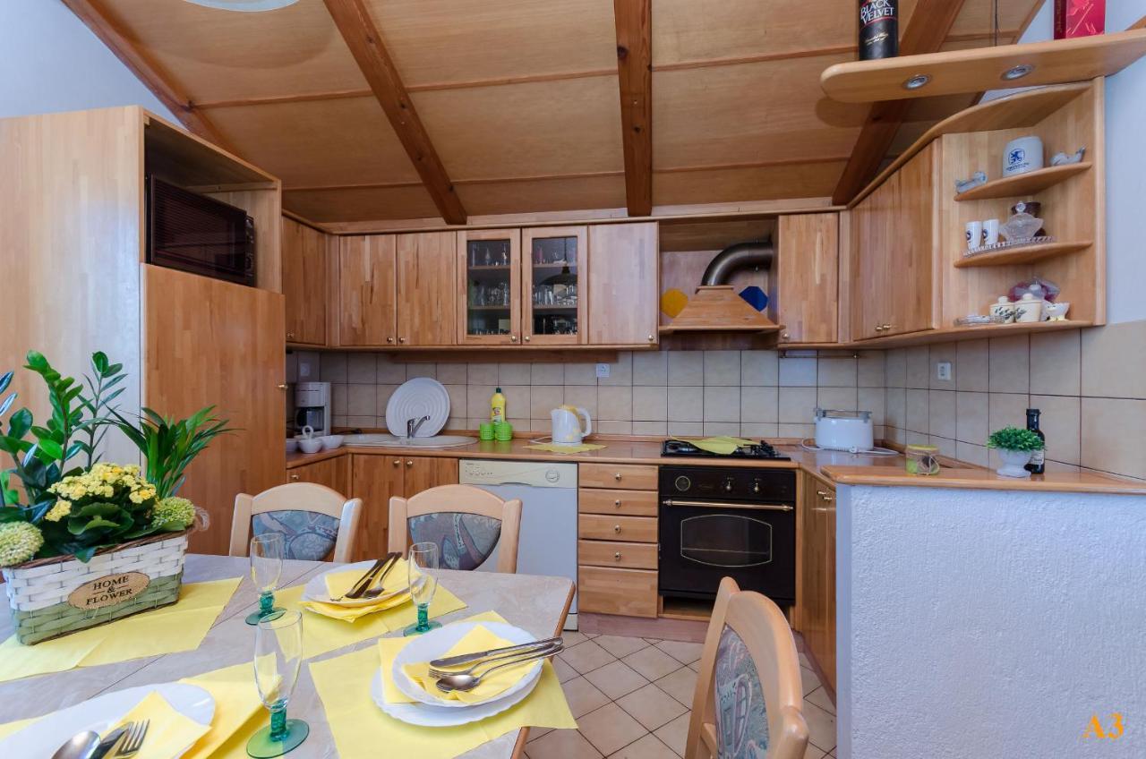 Apartments And Room Drazen Novi Vinodolski Ngoại thất bức ảnh