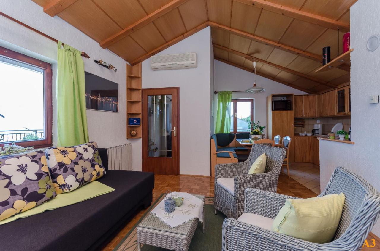 Apartments And Room Drazen Novi Vinodolski Ngoại thất bức ảnh